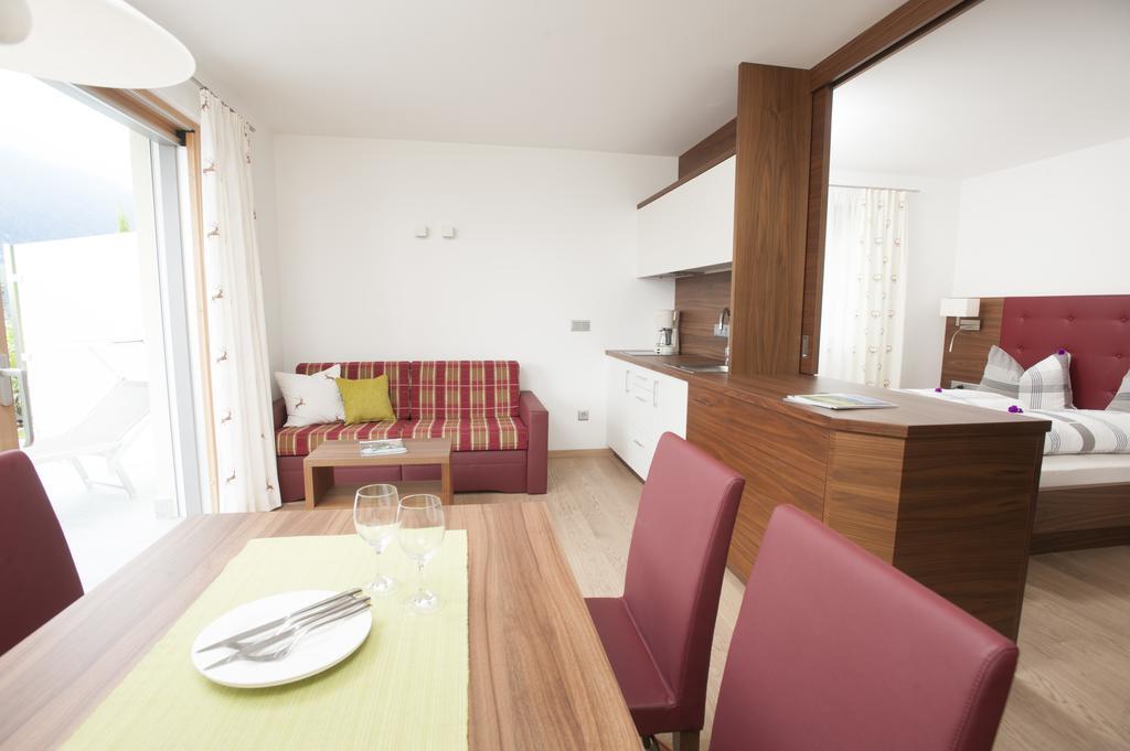Apartmenthaus Gruberhof Schenna Room photo